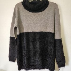 Curio/ Colorblock Fuzzy Sweater